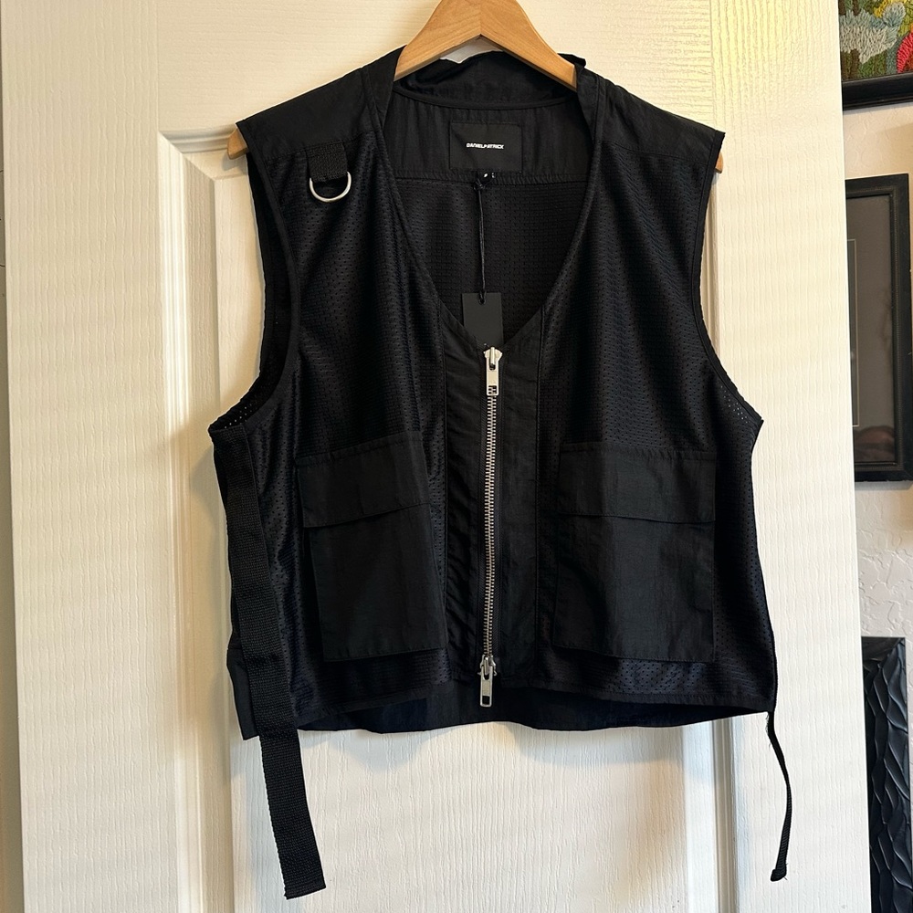 NWT Daniel Patrick Black Vest. Size: Small. Excellent condition 🖤